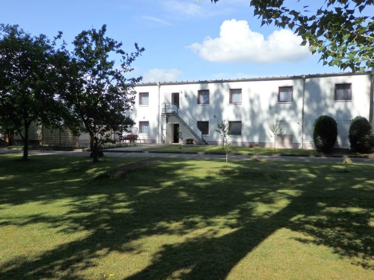 Zur Saale Hotel Weissenfels Exterior photo