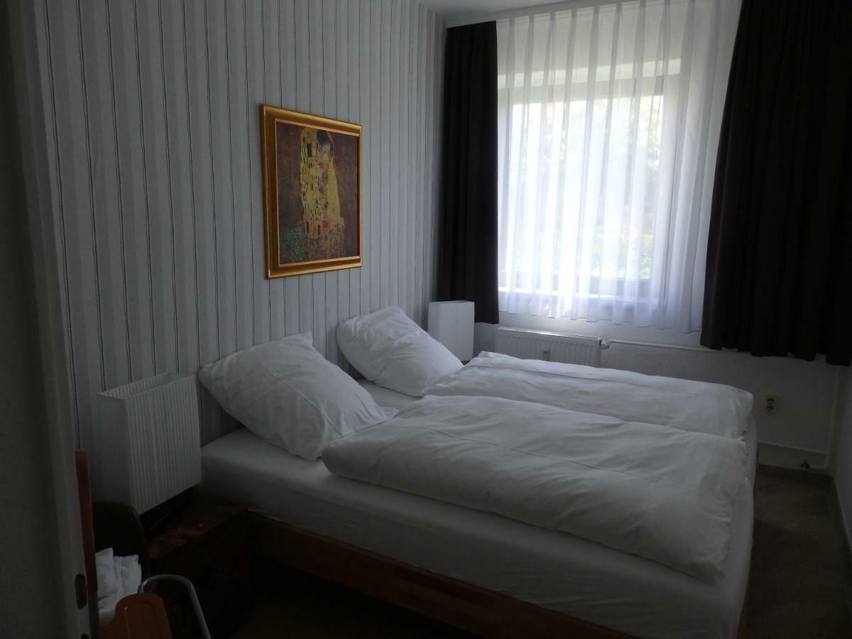 Zur Saale Hotel Weissenfels Exterior photo